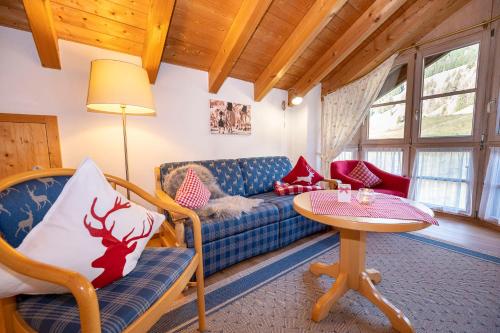 Gemütliche Ferienwohnung Bergwiese, 2-Raum, separates Schlafzimmer, schönen Balkon oder Terrasse, Komfort Ausstattung, ruhige Lage, kostenfrei WLAN, Sauna im Landhaus, Brötchenservice, Parkplatz kostenfrei, Hunde auf Anfrage, Tankstelle für E-Autos
