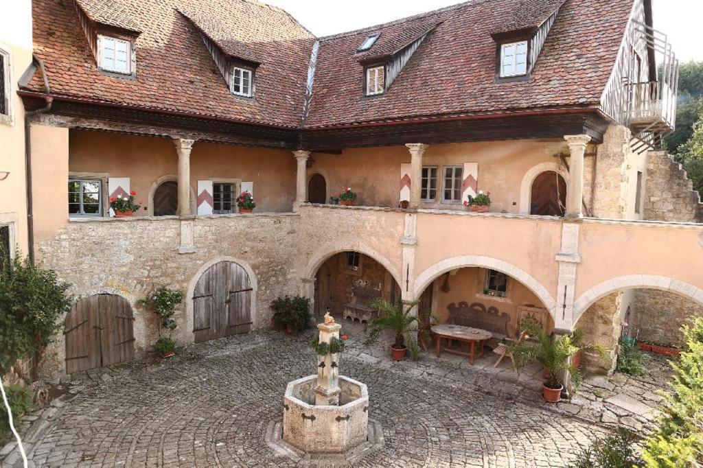 Geyer-Schloss Reinsbronn Reinsbronn 1, 97993 Creglingen