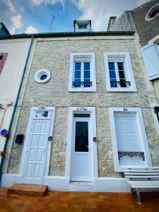 Appartements Gîte « Au bord des Embruns » 76 Rue Aristide Briand 14450 Grandcamp-Maisy Normandie