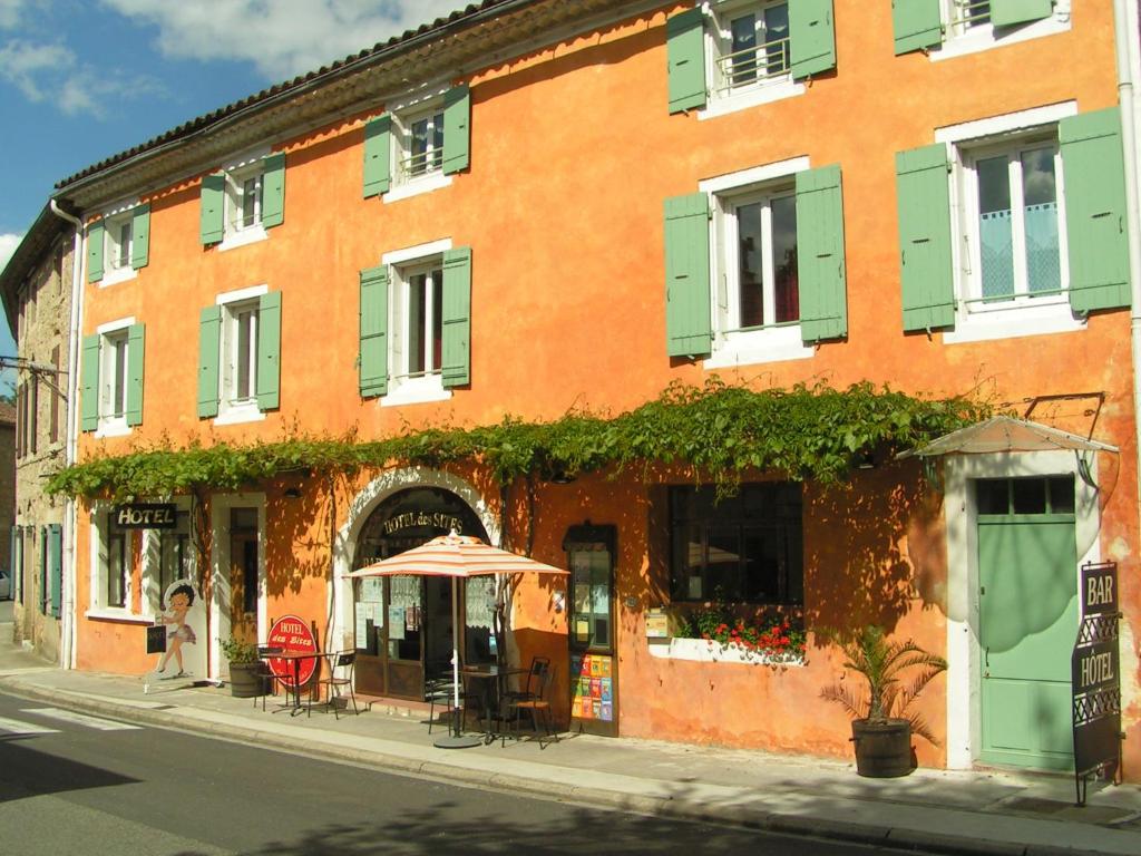 Gîtes Sérénaé avec vue sur rivière 51360 Val de Vesle