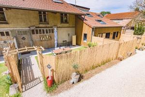 Appartements Gîtes Sérénaé avec vue sur rivière 2 Rue de la Place 51360 Val de Vesle Champagne-Ardenne