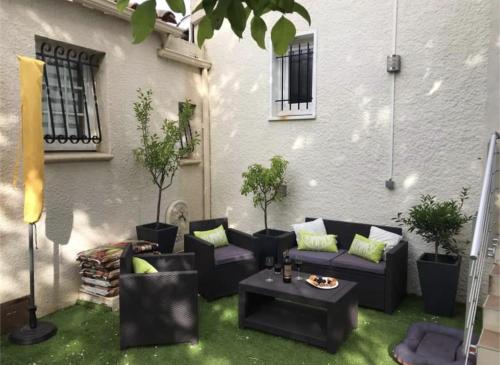 GuestHouse La Costière - logements indépendants - espace piscine jacuzzi