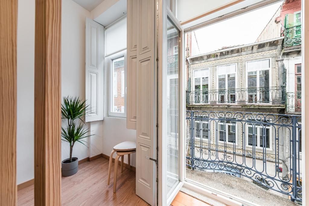 GuestReady - Yazdah Flat 1 Rua de Santo Ildefonso 11, 4000-463 Porto