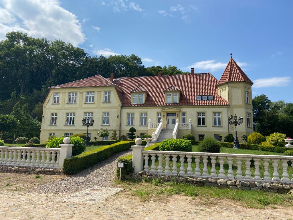 Appartements Gutshaus Wohlenhagen Zum Gutshaus 2 23968 Wohlenberg