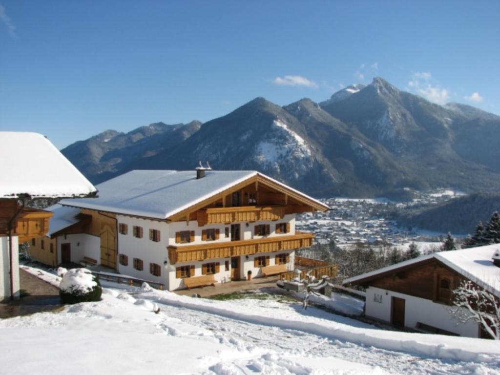 Hacher Josef - Bergpanorama Ferienwohnungen Fahrnpoint 1, 83250 Marquartstein