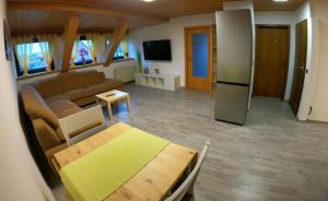 Harste Ferienhaus Ozga mit Balkon und Garten