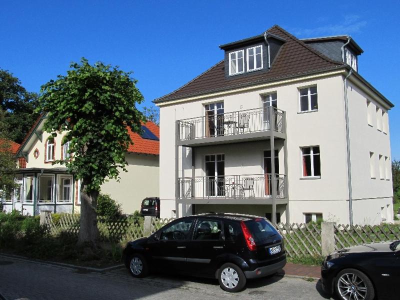 Appartements “Haus am Küstenwald” Ferienwohnungen Friedensstrasse 6 18181 Graal-Müritz