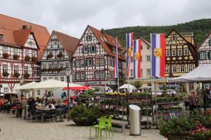 Appartements Haus Am Sonnenhügel Im Kolzental 28 72574 Bad Urach Bade-Wurtemberg