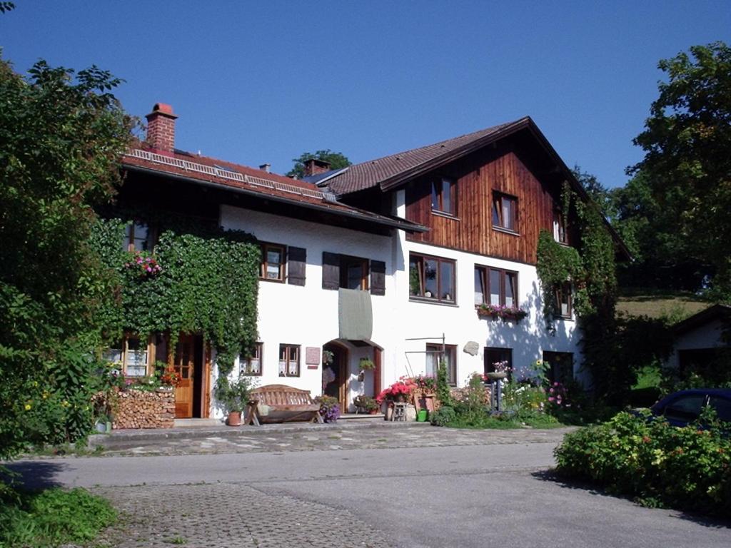 Appartements Haus am Weiher Osterhalde 1 87645 Schwangau