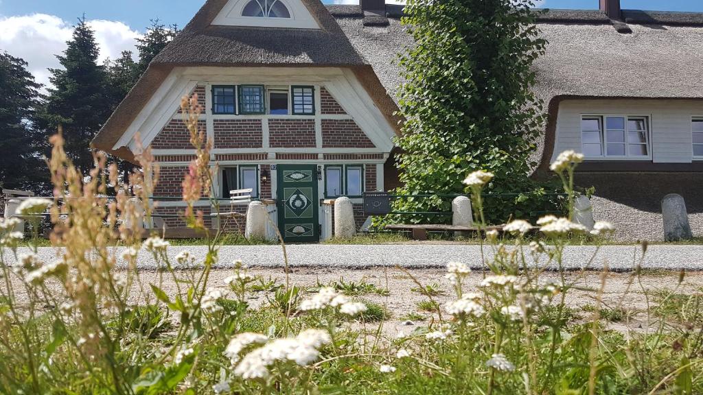 Haus Anna Elbe, Bauernhaus-Ferienwohnungen an der Elbe Altengammer Hauptdeich 82, 21039 Hambourg