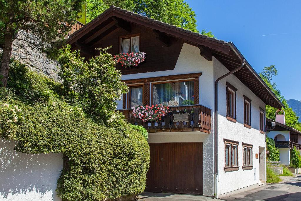 Appartements Haus Bader Goethestrasse 39 82481 Mittenwald