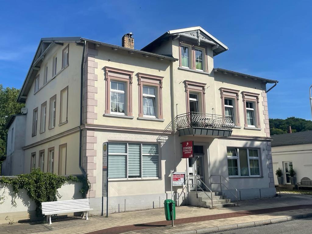 Appartements Haus Burmeister Hauptstr. 52 18546 Sassnitz