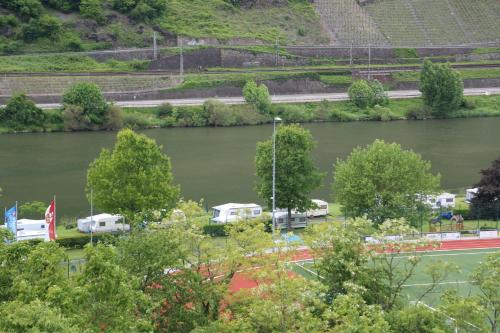 Haus Flora - Ferienwohnungen