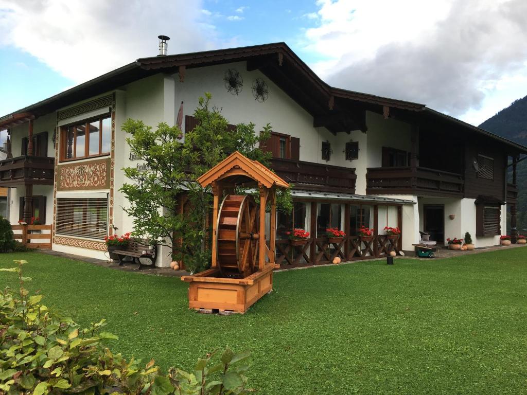 Appartements Haus Hallertau Hanauerweg 12 83471 Schönau am Königssee