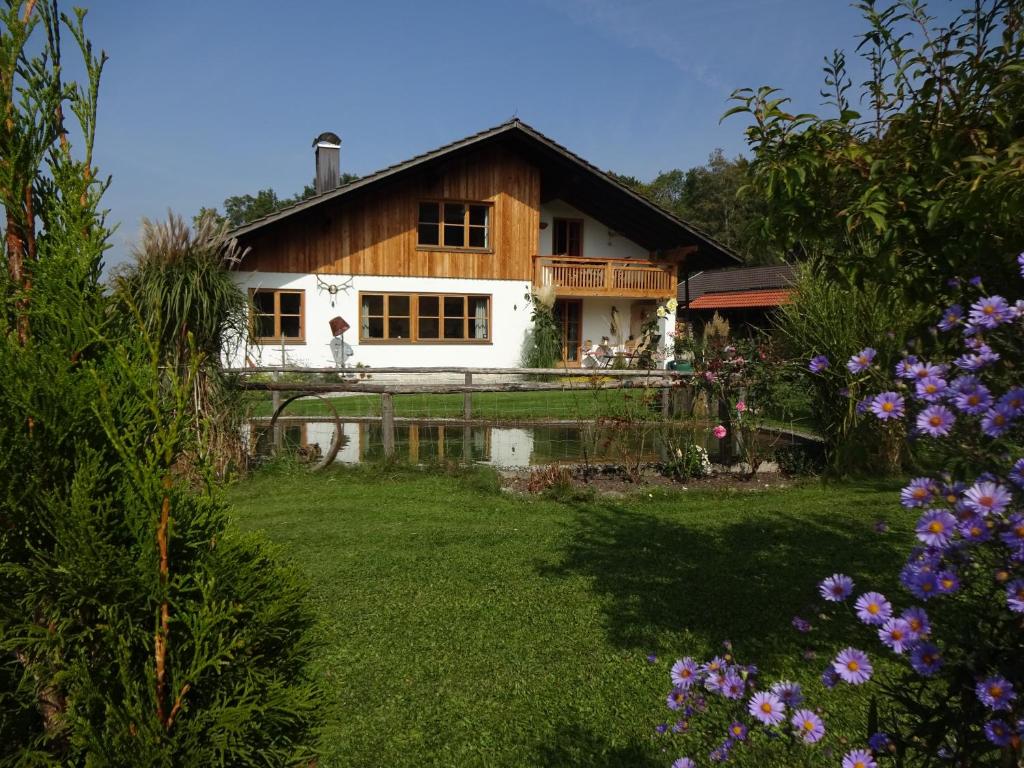 Appartements Haus Heufelder Dorfstraße 21 83670 Bad Heilbrunn