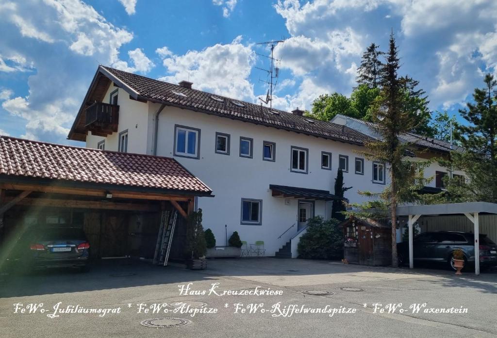 Haus Kreuzeckwiese 10 Kreuzeckbahnstraße, 82467 Garmisch-Partenkirchen