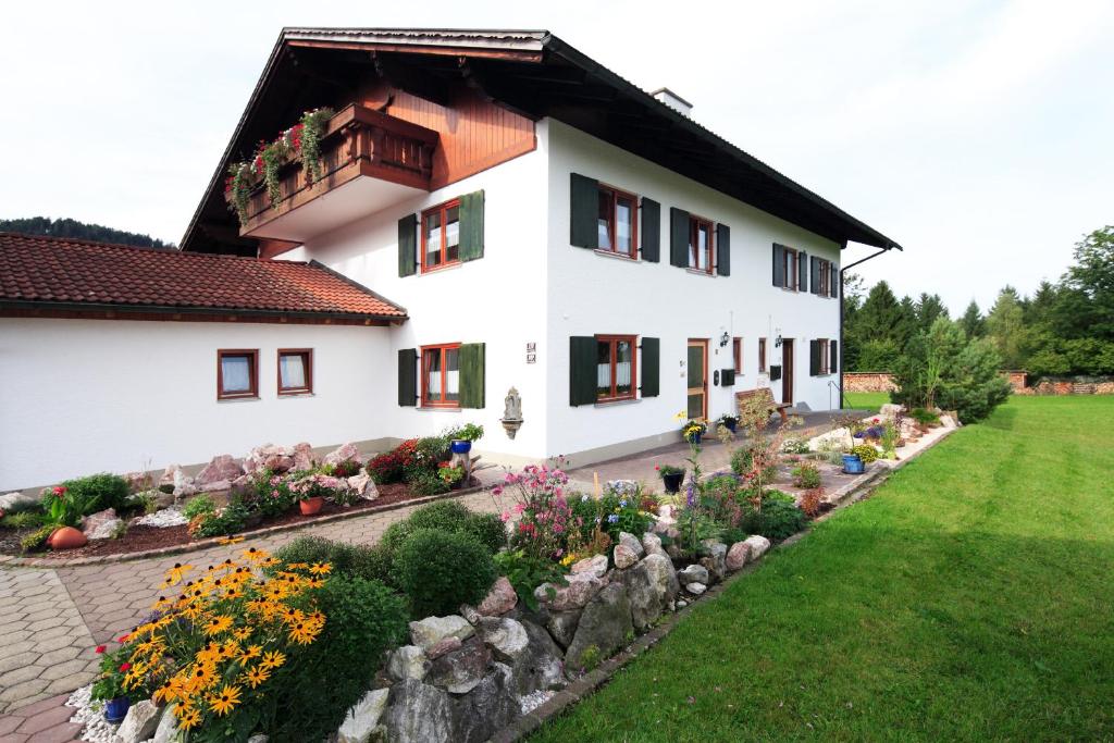 Appartements Haus Luna Am Lechrain 10-12 87645 Schwangau