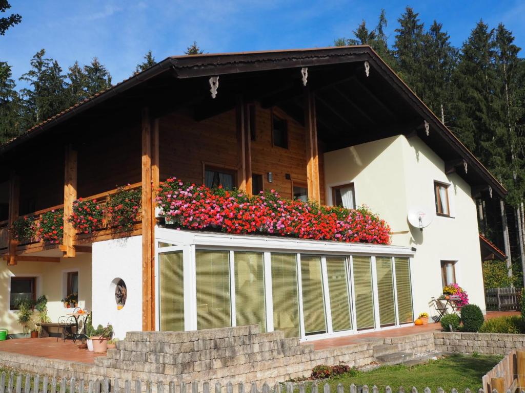 Appartements Haus Mayerbüchler - Chiemgau Karte Hutterer Weg 15 83334 Inzell