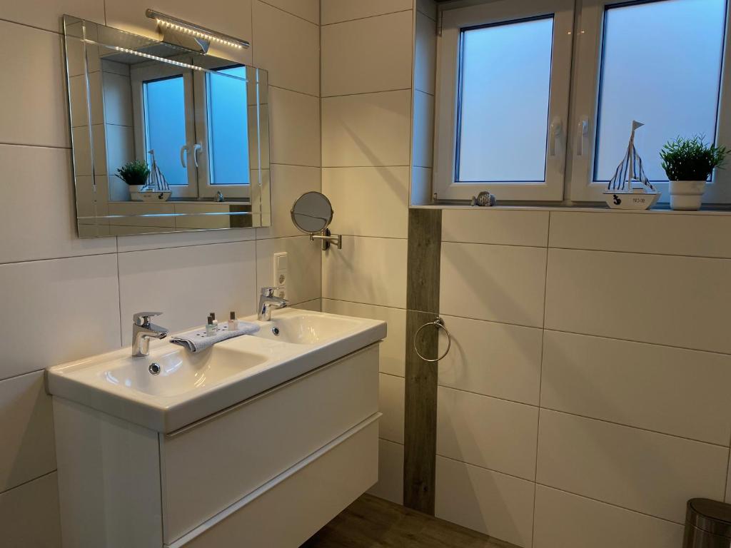 Appartements Haus Pirola Esens Bürgermeister-Becker-Straße 3 26427 Esens