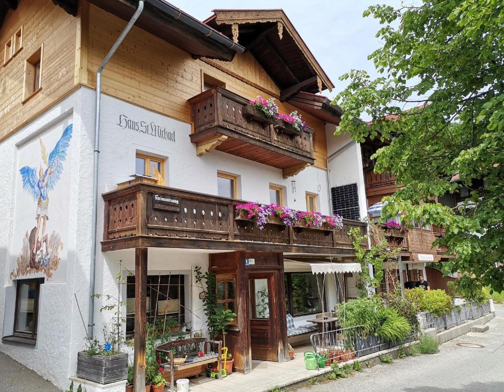 Haus Sankt Michael Am Grünbühel 4, 83242 Reit im Winkl