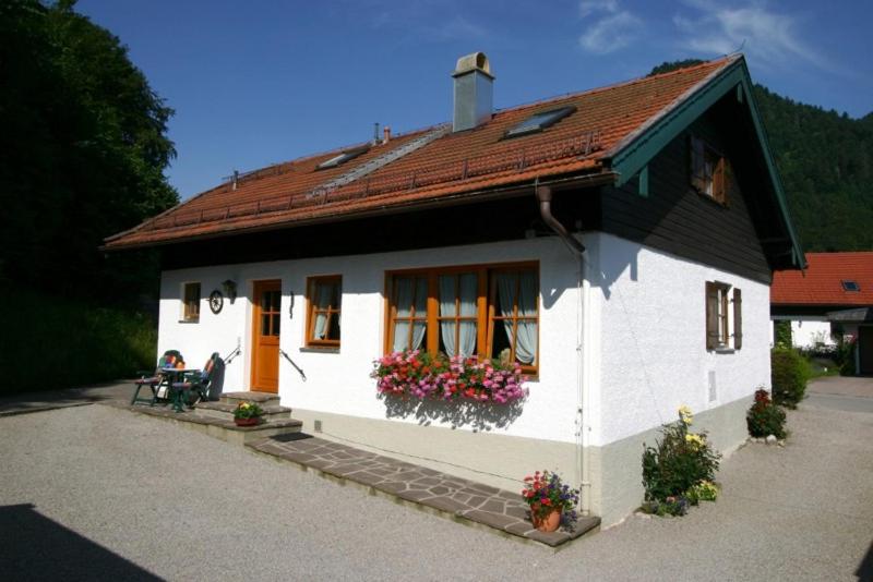 Appartements Haus Scheglmann Vinzenzistraße 1 83324 Ruhpolding