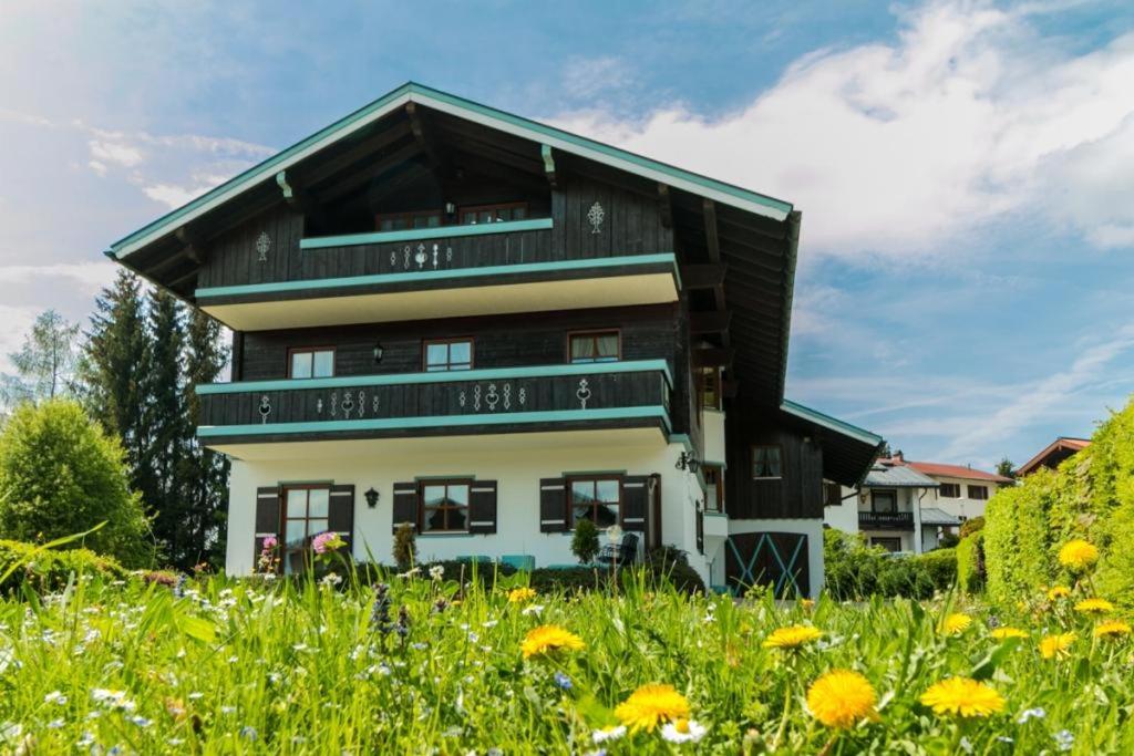 Haus Sonnenrose Ahornstraße 11, 83242 Reit im Winkl