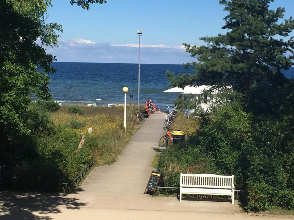 Appartements Haus Sonnenschein Strandpromenade 56 23946 Boltenhagen