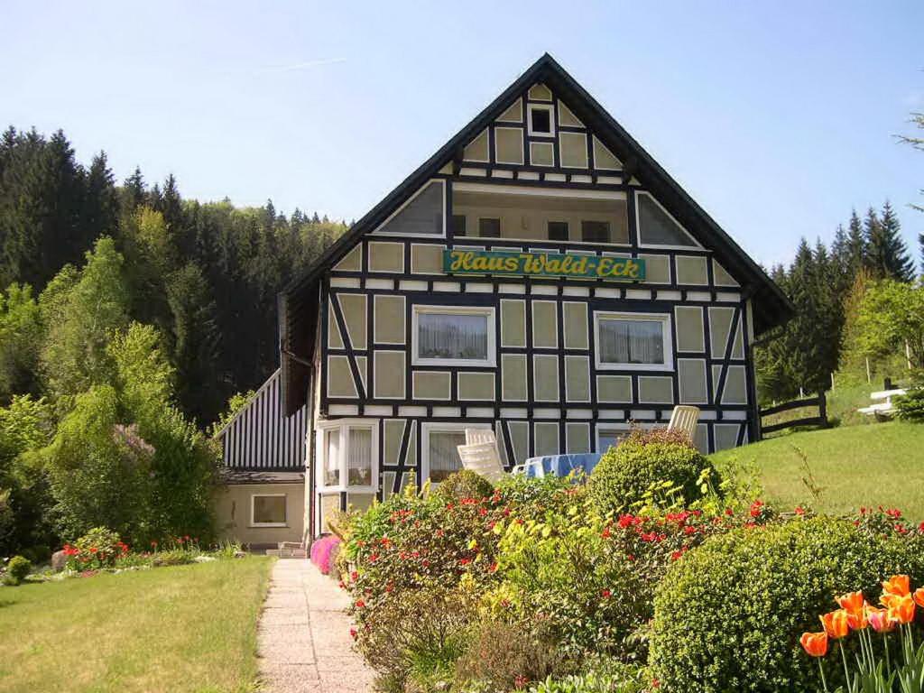 Appartements Haus Wald-Eck Winterseite 12 57392 Schmallenberg