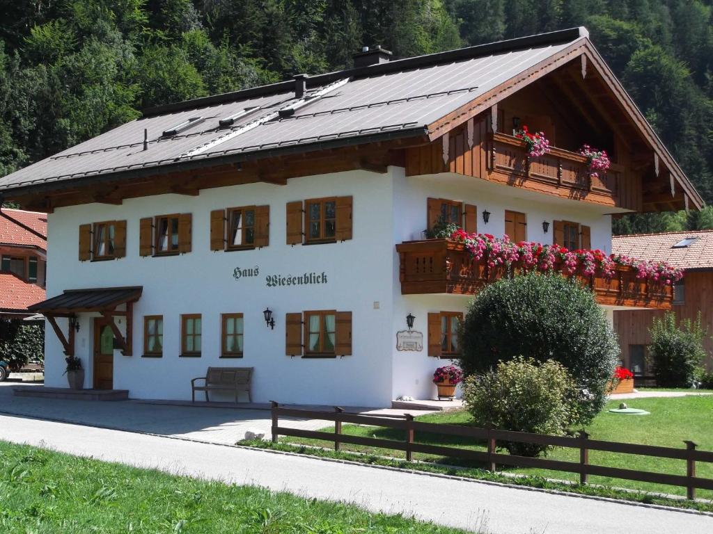 Appartements Haus Wiesenblick Oberfeldweg 6 83246 Oberwössen