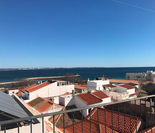 HENRI'S APARTMENTS - Pateo de Santo António
