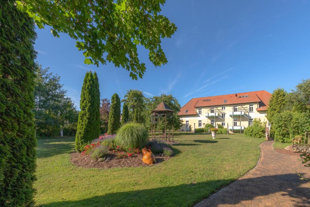 Appartements Herrenhaus Carolinenhof 6 Dorfstraße 17219 Varchentin