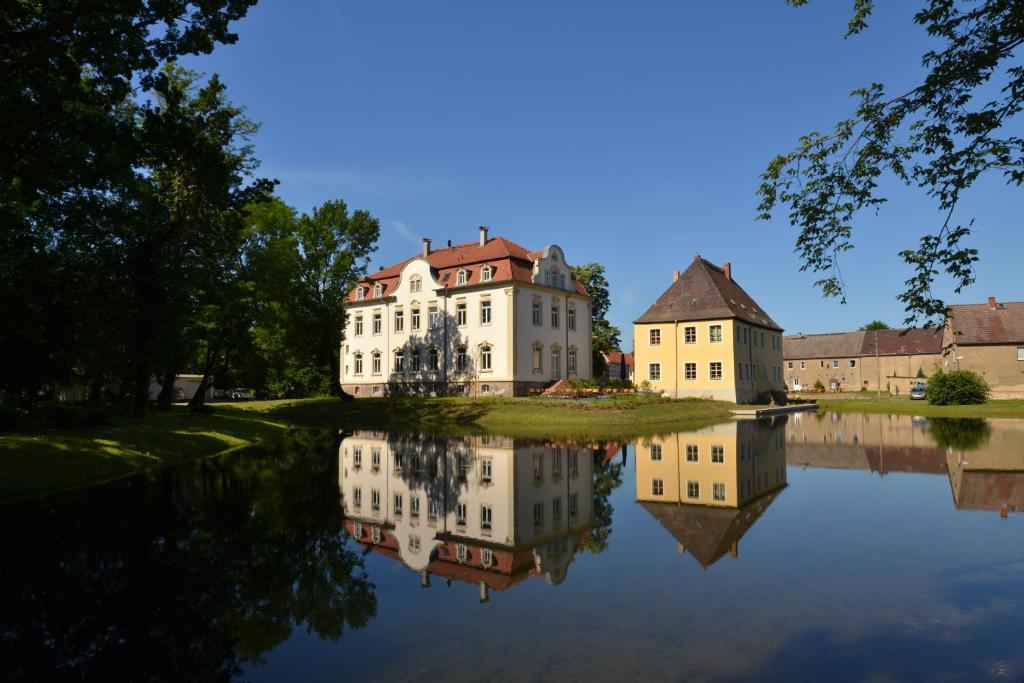 Appartements Herrenhaus Kahnsdorf am Hainer See bei Leipzig Theodor-Sältze-Straße 8 04575 Neukieritzsch