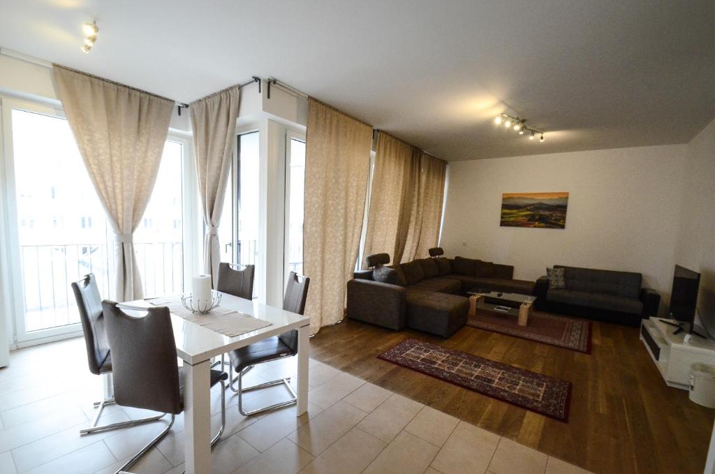 Appartements · High-Quality in the heart of Stuttgart 3 16 Lautenschlagerstraße 70173 Stuttgart