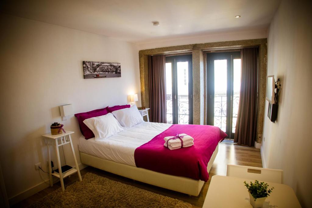Historical Porto Studios Rua das Taipas, 77, 4050-600 Porto