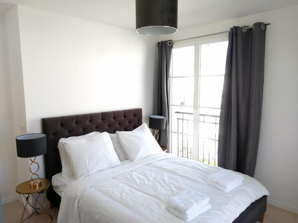 Appartements Holiday Apartment Val d'Europe 3 rue de la Fontaine Rouge 77700 Chessy