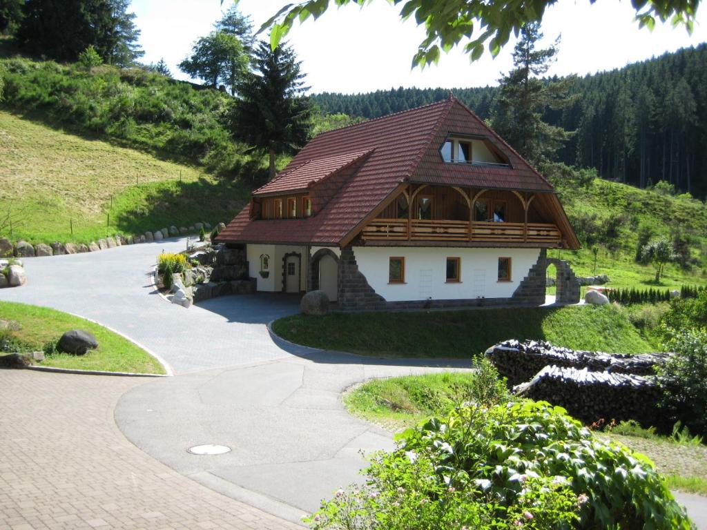 Appartements Holzbildhauerei Kammerer Tannholzstr. 3a 78098 Triberg im Schwarzwald