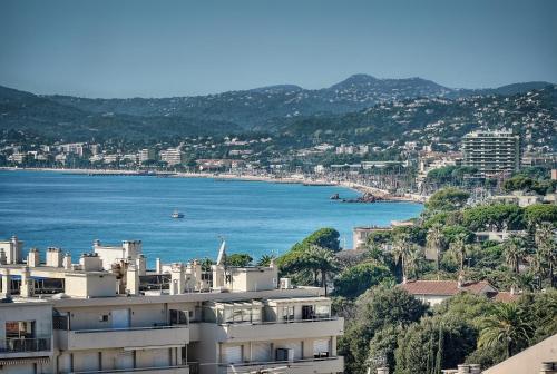 IMMOGROOM - Immeuble entier avec 5 appartements - CLIMATISATION - Proche de la plage et du Palais des Festivals