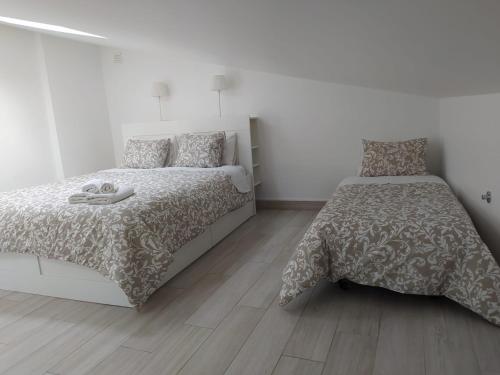 Isaura Home