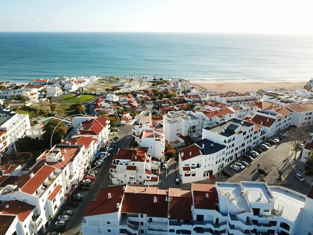 Appartements Jcmar Apartments - 100 m from the beach - free wifi - by bedzy Rua das Telecomunicações 8200-184 Albufeira