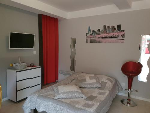 Jolie appartement, L'enclave des secrets