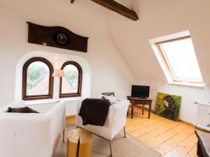 Kanalvilla - Urlaub am Nord-Ostseekanal - zwei Ferienwohnungen im Angebot- eine im Dachgeschoss und eine Wohnung mit Garten