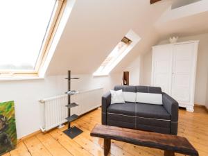 Appartements Kanalvilla - Urlaub am Nord-Ostseekanal - zwei Ferienwohnungen im Angebot- eine im Dachgeschoss und eine Wohnung mit Garten 8 Alter Fährberg 24814 Sehestedt Schleswig-Holstein