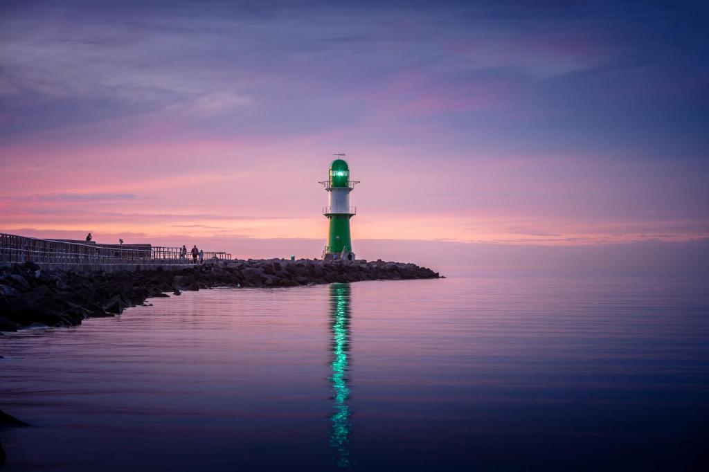 Kapitaenshaus in Wasserlage! Traumapartments Warnemuende 121 Am Strom, 18119 Warnemünde