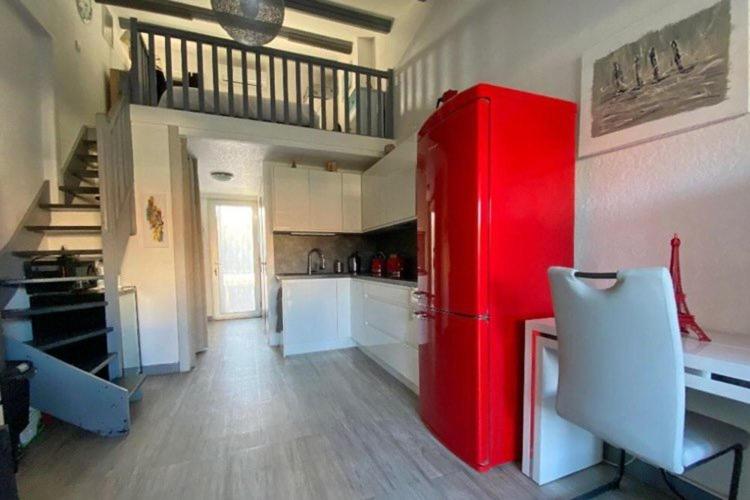 Kapitaenshaus in Wasserlage! Traumapartments Warnemuende