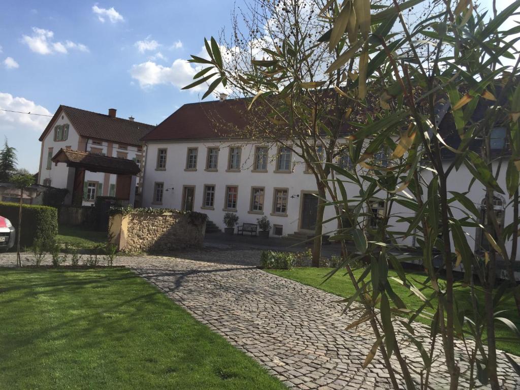 Appartements Klosterhof Weingut BoudierKoeller Hauptstraße 30-32 Klosterhof 67294 Stetten