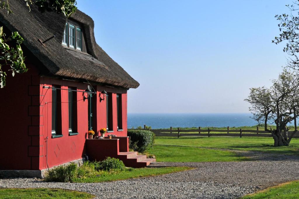 Küstenhof - Ferienwohnungen am Steilufer Arkona Nobbin 8, 18556 Nobbin
