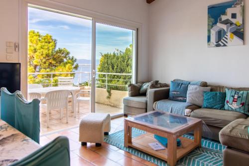 Maisons de vacances Appartements L'Acacia - plage d'Argent à 300m Villa B2 Hameau Plein Soleil Coti-Chiavari