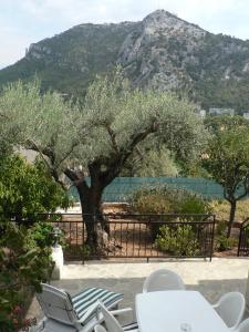 L'arche en rez de jardin de villa à Toulon