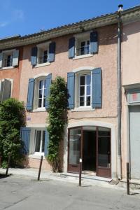 Appartements La Bignone 64 Rue Denfert Rochereau 84800 LʼIsle-sur-la-Sorgue Provence-Alpes-Côte d\'Azur