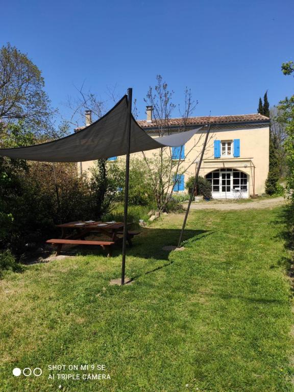 Appartements La Colline d'Eyzahut Gites en Drôme Provençale Chemin La Batarde 26160 Pont-de-Barret